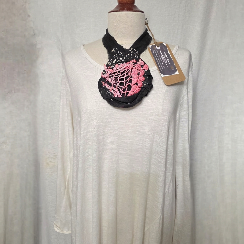 JABOT🩷 MOSSIE ANNA ARTISAN DESIGN NWT - Picture 9 of 11